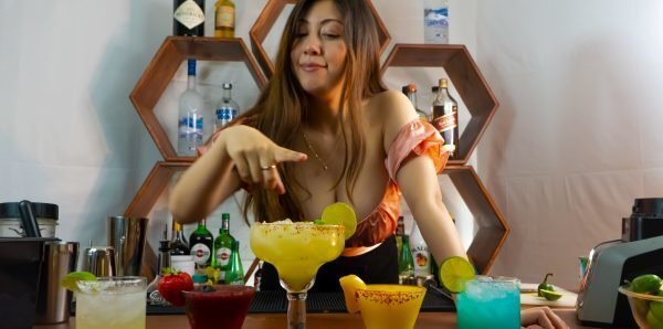Cocteles de bar: ¿Por qué son tan fascinantes? - Party Shakers