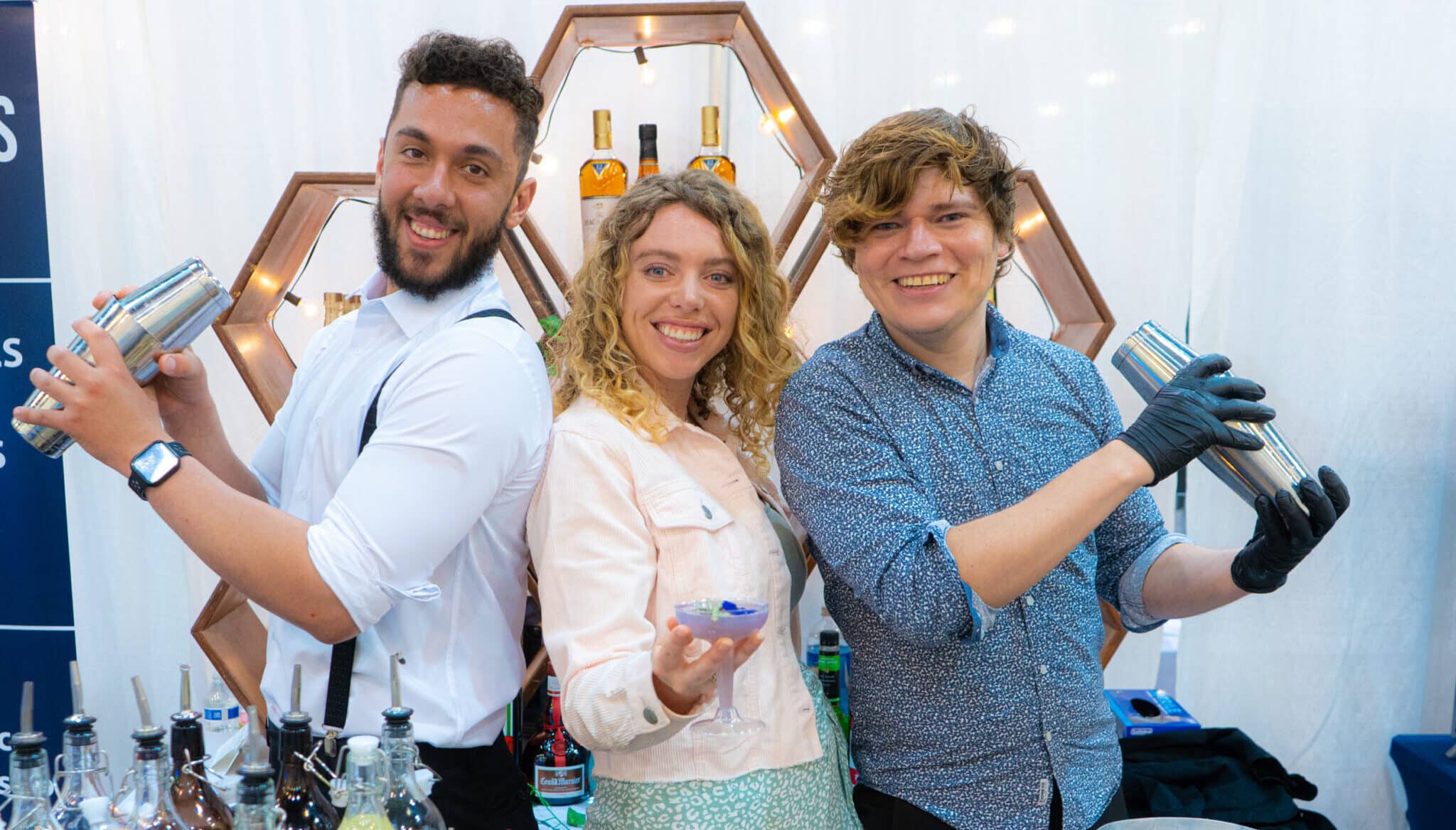 Freelance bartender promotion: The ideal places for this purpose - Party Shakers