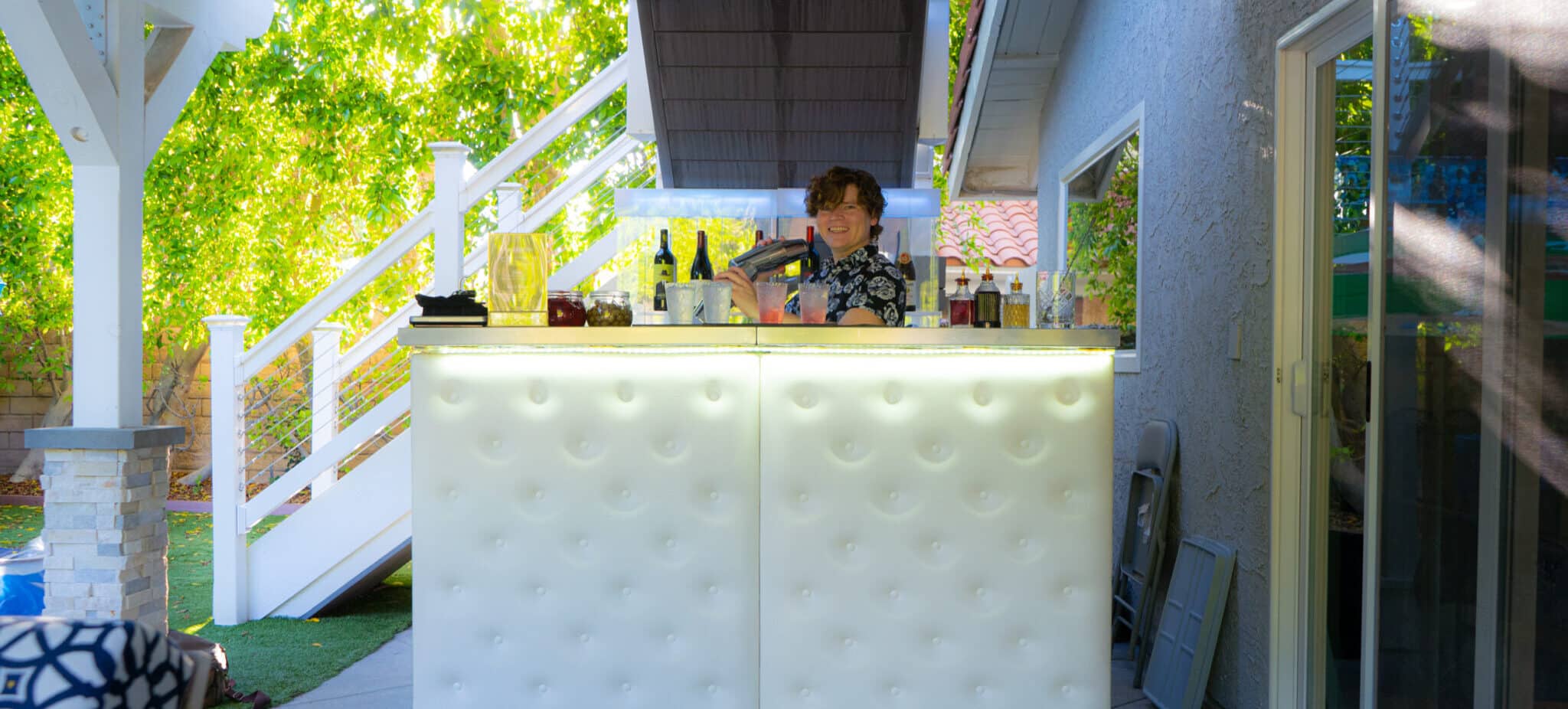 Bartender work: What are the slowest months? - Party Shakers