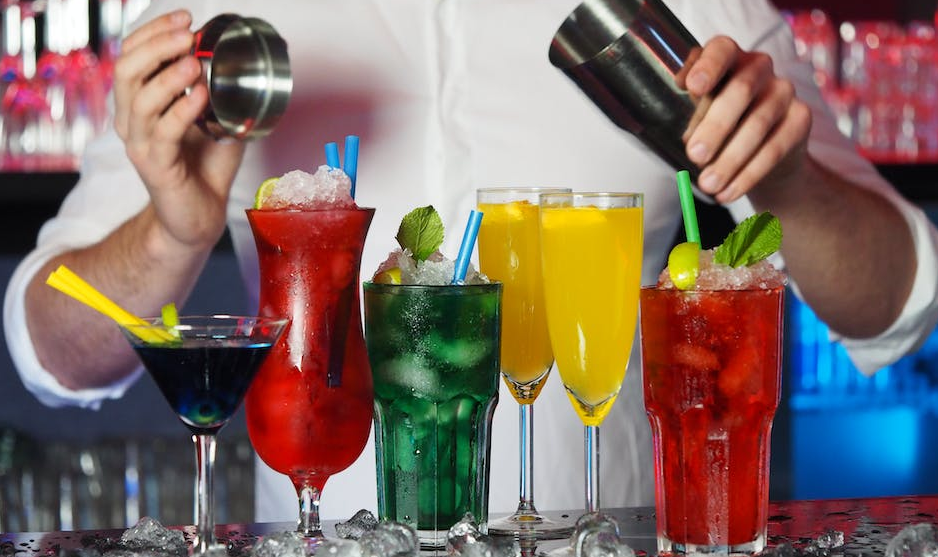 Beverage catering near me: How to decide on the right provider? - Party Shakers