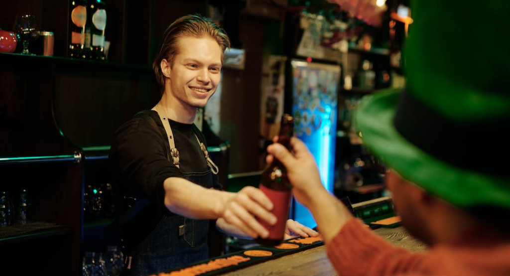  Bartenders near me: How to choose the best local service? -Partyt Shakers