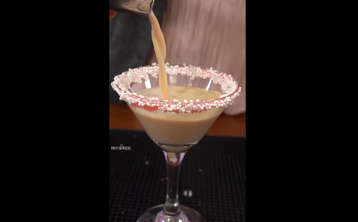 How to make the Brandy Alexander - Party Shakers