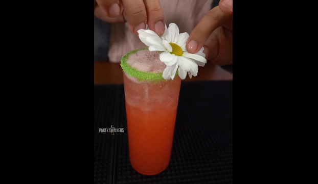 How to make the Blooming Paloma - Party Shakers